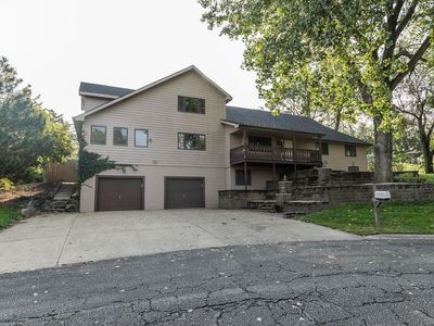 133 E Lake Dr, Salina, KS, 67401