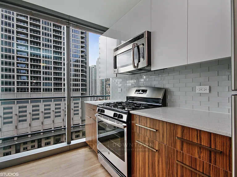 401 W Kinzie St #4410 — Photo 2
