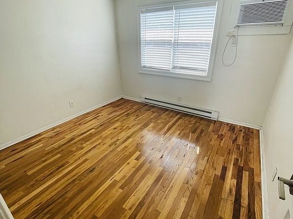 2nd image of 938 W Ocean View Ave #12