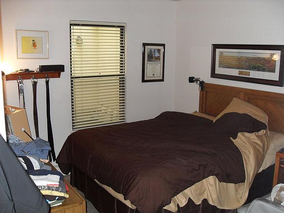 3rd image of 551 W North Ave APT 202