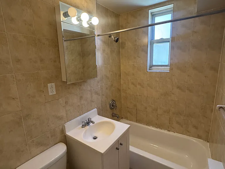 1445 Shore Pkwy #4H — Photo 2
