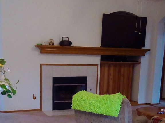 5th image of 1101 Oak Creek Dr