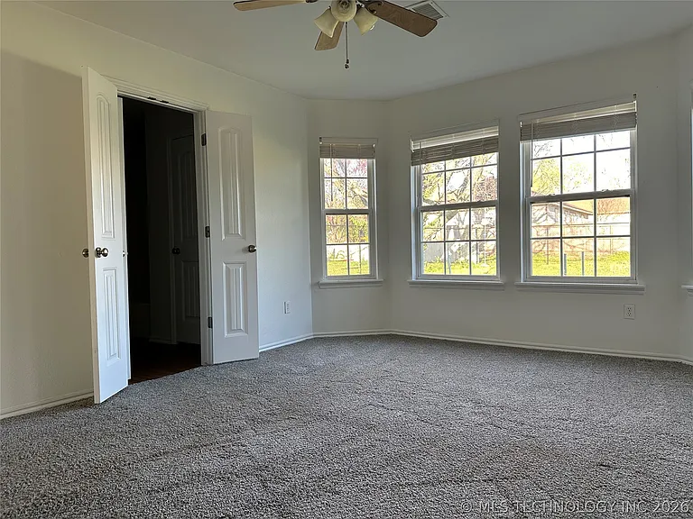 623 N Division St — Photo 17