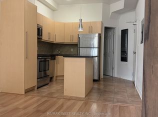 1090A Bloor St W, Toronto, ON M6H 1M6