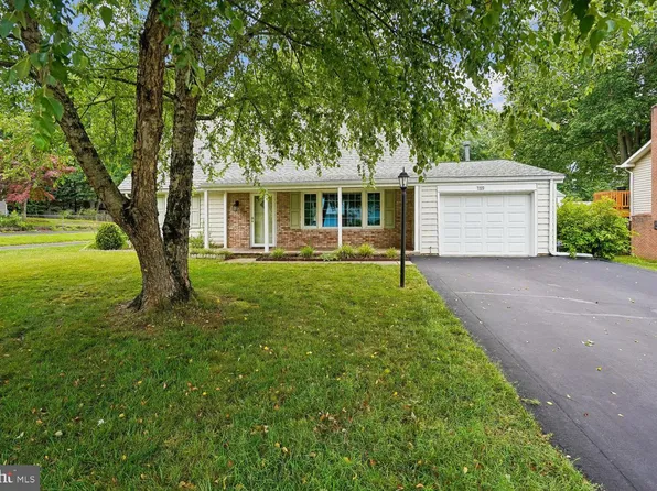 7223 Wickford Dr, Alexandria, VA 22315