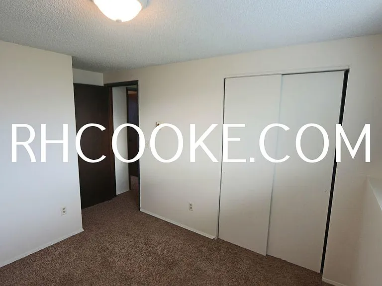 13806 E Mission Ave — Photo 7