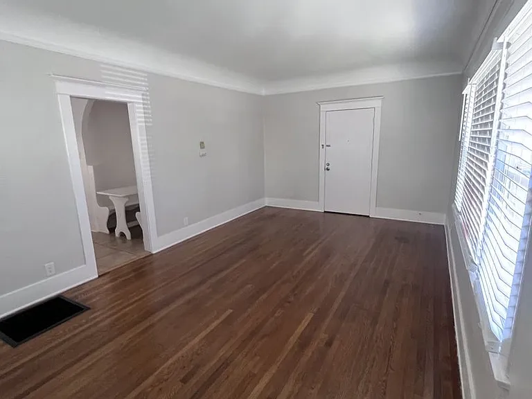 0090 Wenke Rentals — Photo 4