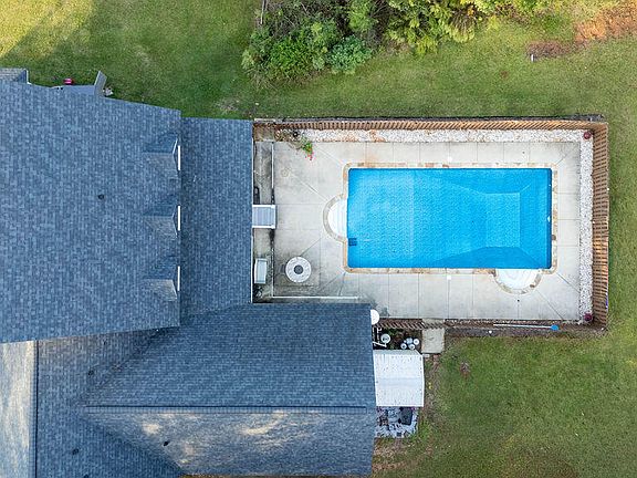 3rd image of 553 Oakwood Pointe Road