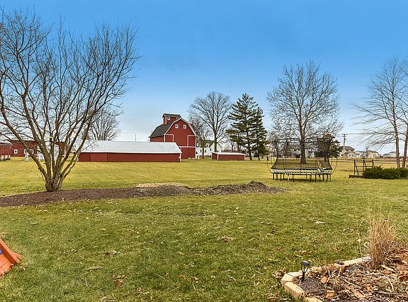4th image of 3273 Huntington Ln
