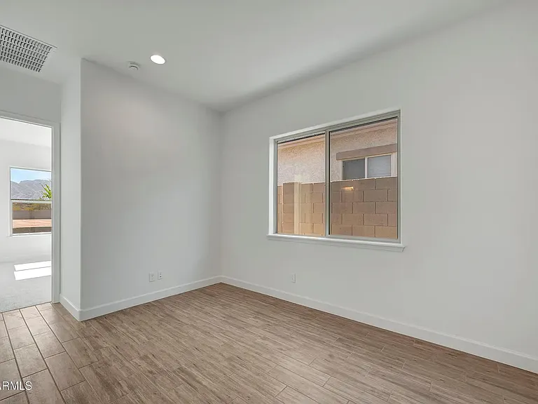 6823 N 190th Dr — Photo 19