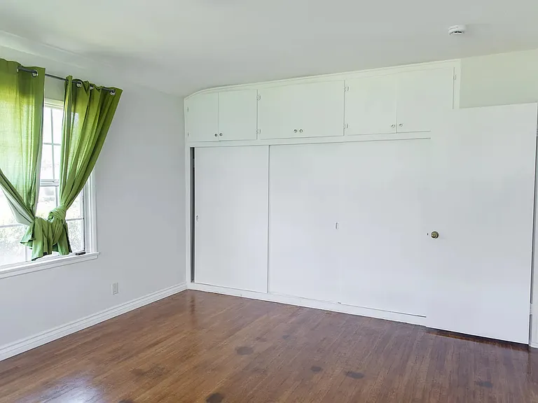 1661 Highland Oaks Dr — Photo 12