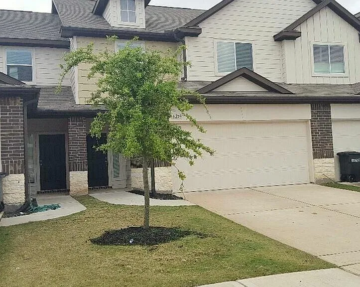 6239 Brenwood Cir — Photo 2