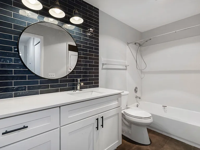 Interlake Apartments — Photo 10