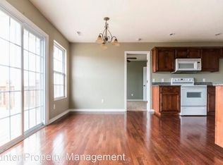 642 N Maplewood Hills Rd, Nixa, MO 65714