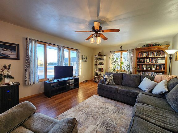 3rd image of 751 Dean St