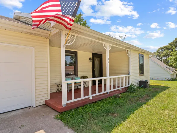 106 E Halsey Street, Republic, MO 65738