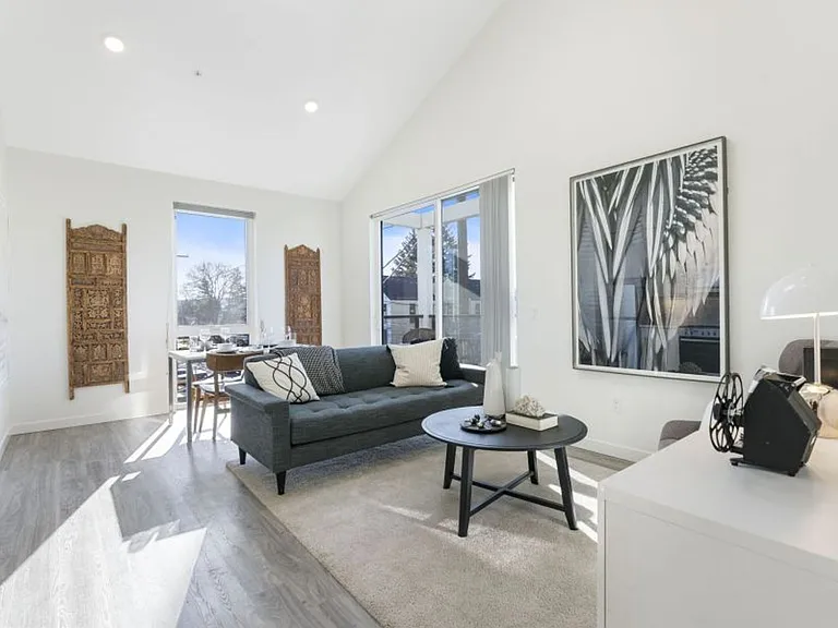 5880 N Greeley Ave — Photo 11