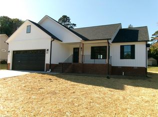 108 Camino Dr, Thomasville, NC 27360