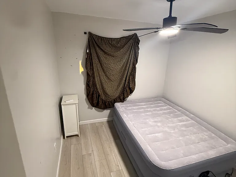 19 Ross Ave — Photo 4