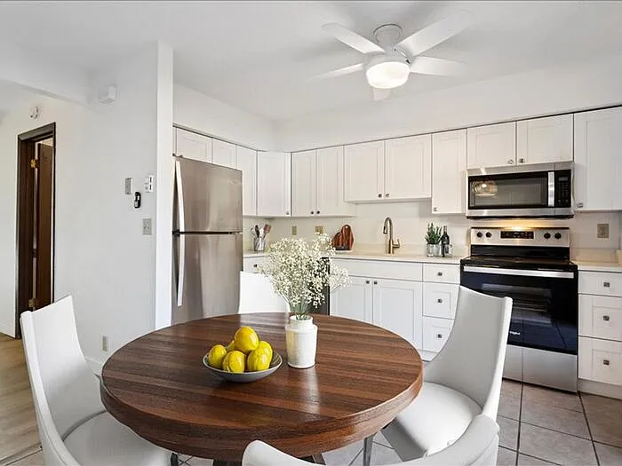 870 N Jackson Ave #7 — Photo 8