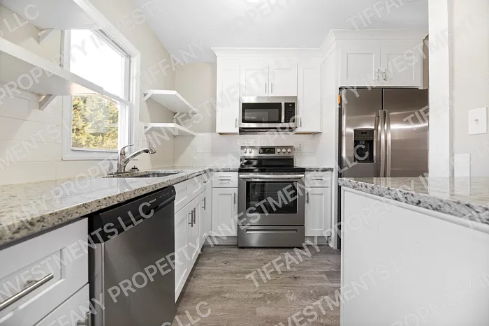 2 bed, 1.0 bath, $1,325 — Photo 3