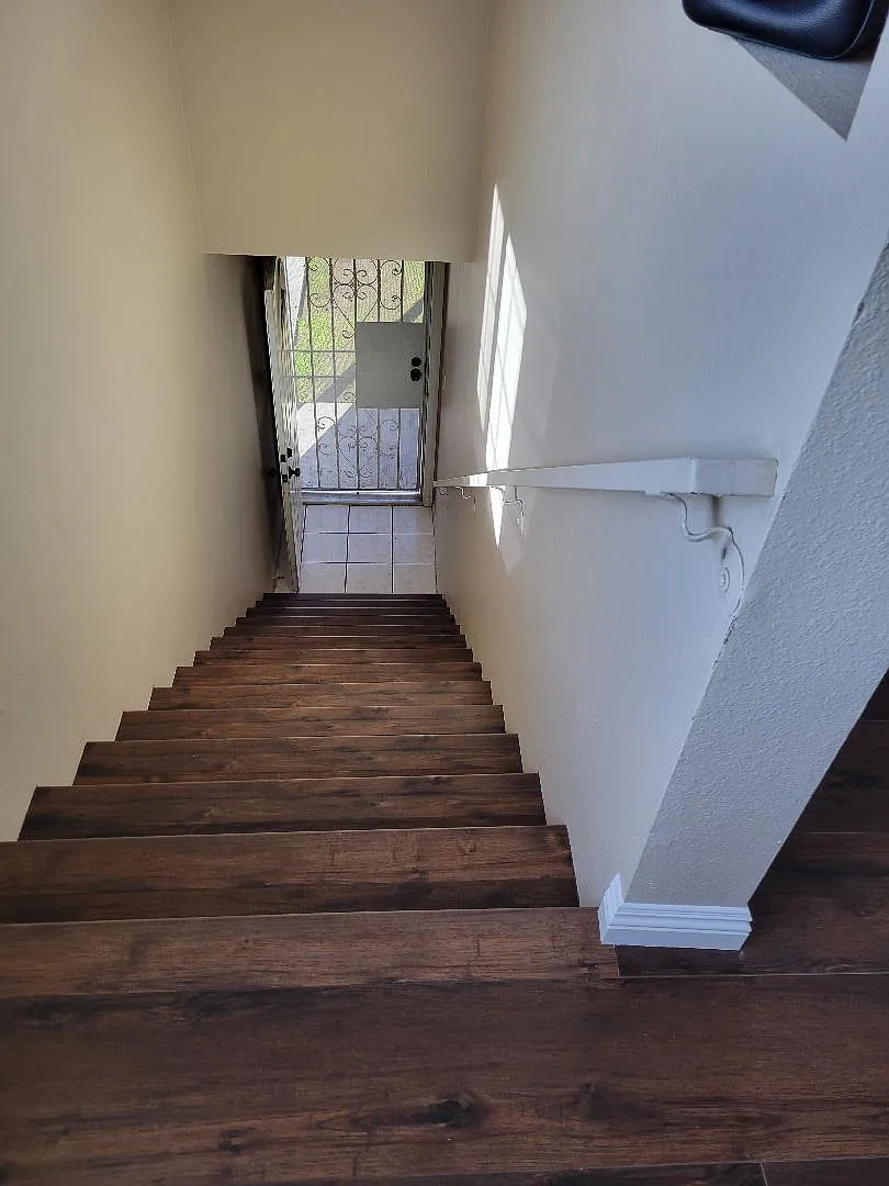 3 bed, 1100 sqft, $3,100 — Photo 4