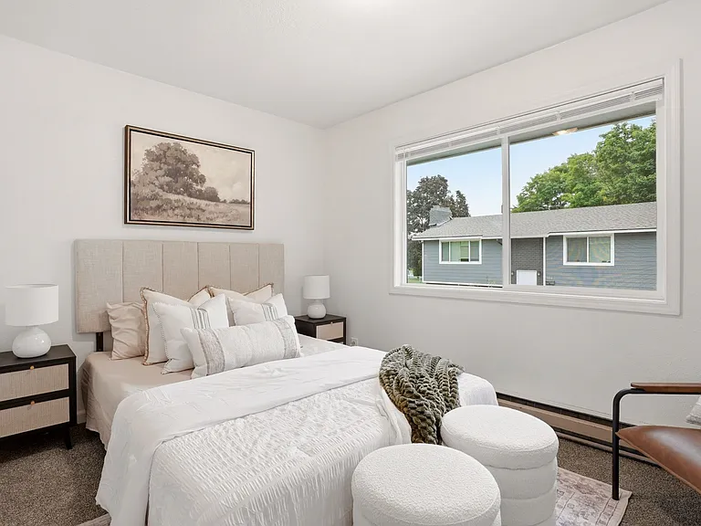 3010 N Willow Rd — Photo 4