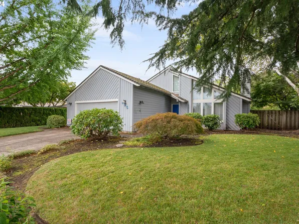 835 N Elm St, Canby, OR 97013