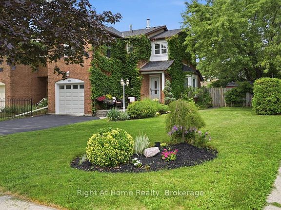 3rd image of 2256 Munns Ave