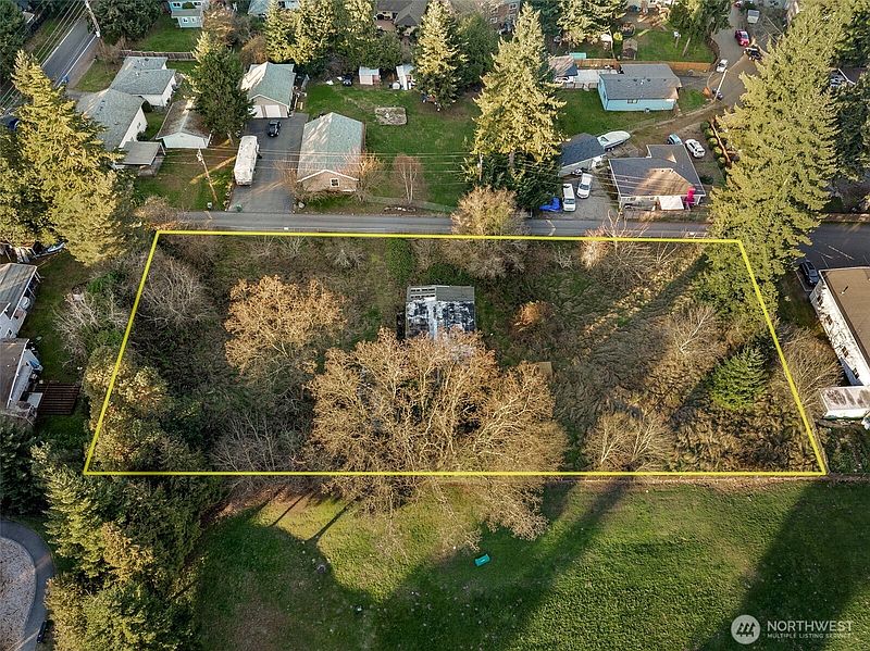 3rd image of 18330 4th Avenue S