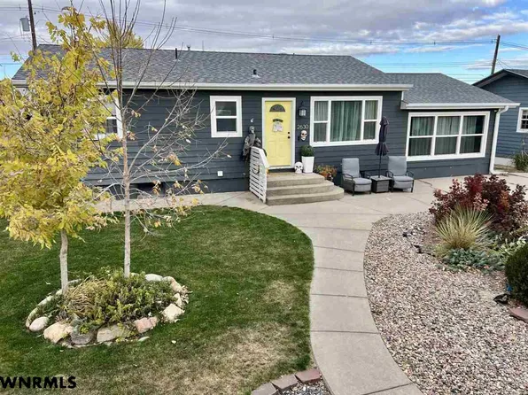 2630 Chateau Way, Gering, NE 69341