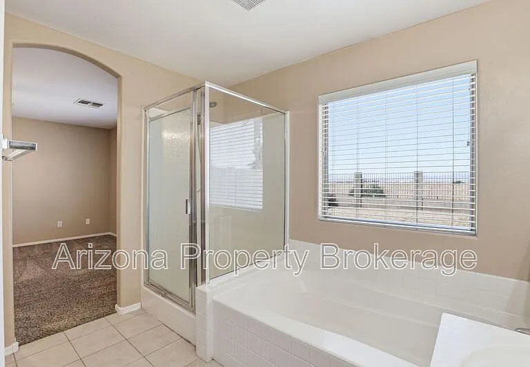 8118 N 112th Ave — Photo 1