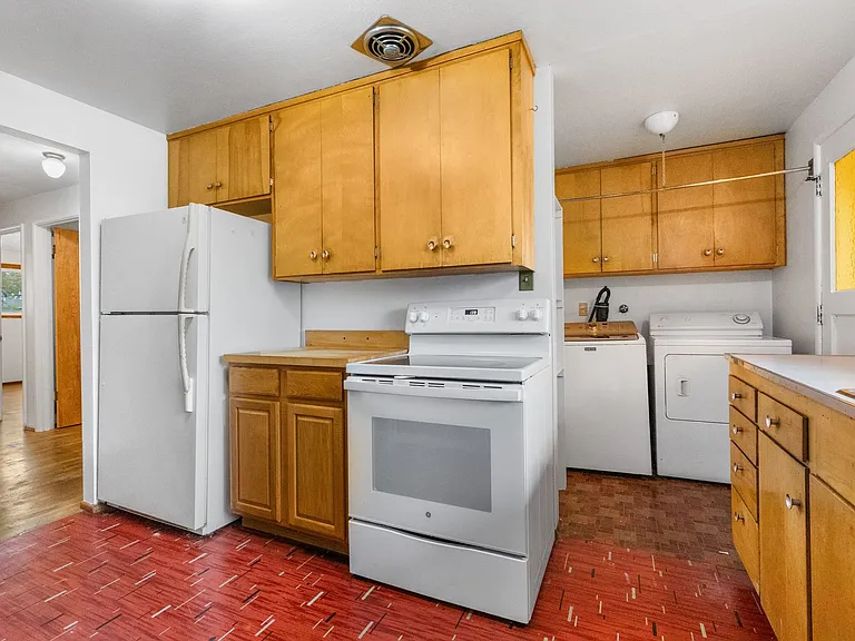 8908 Hipkins Rd SW — Photo 6