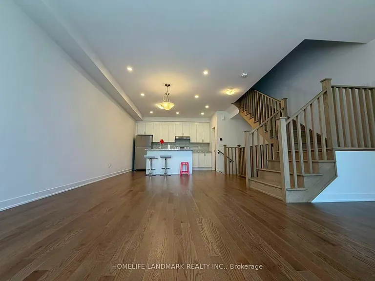 111 Anna Russell Way — Photo 9
