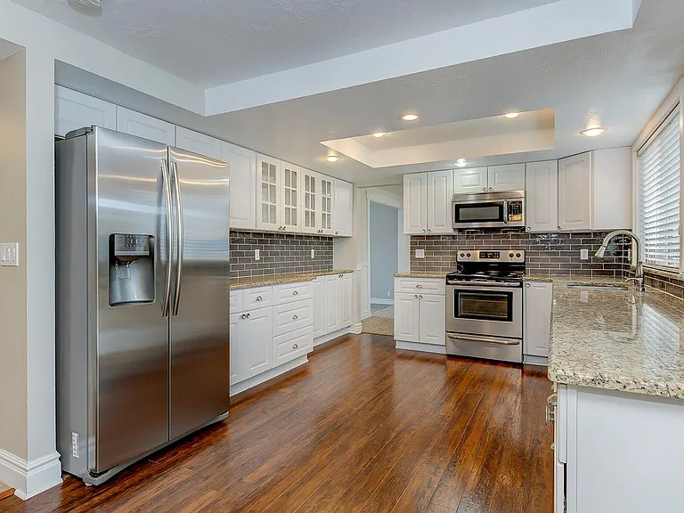 1025 N Eagle Hills Way — Photo 5