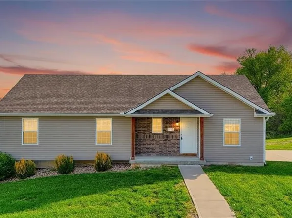1221 Cherry St, Warrensburg, MO 64093