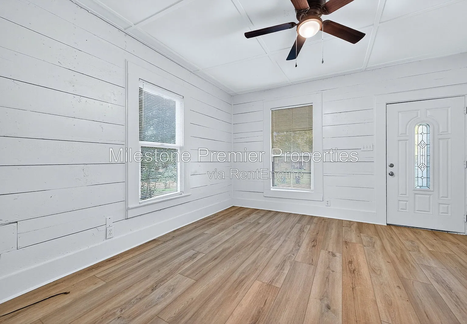 1 bed, 1.0 bath, 896 sqft, $1,000 — Photo 4