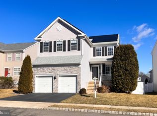 35 Birmingham Dr, Columbus, NJ 08022