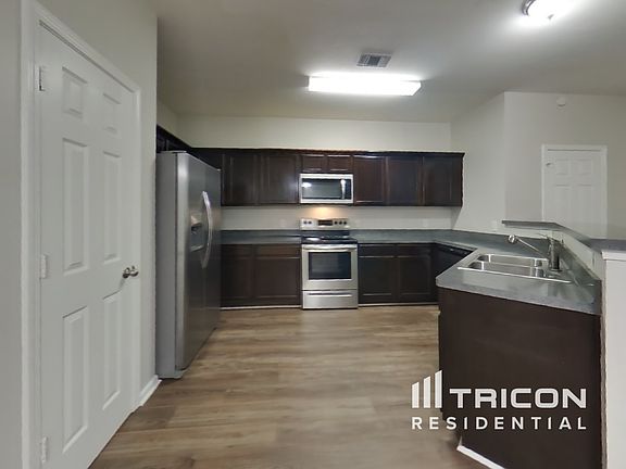 4th image of 3455 Dianthus Ln