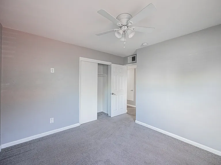 6521 N 19th Dr — Photo 16