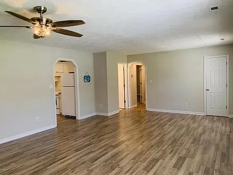 3 bed, 1567 sqft, $2,200 — Photo 4