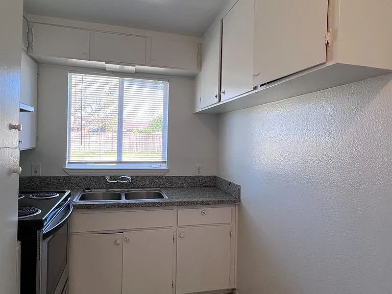 4690 E Huntington Ave #4696 — Photo 6