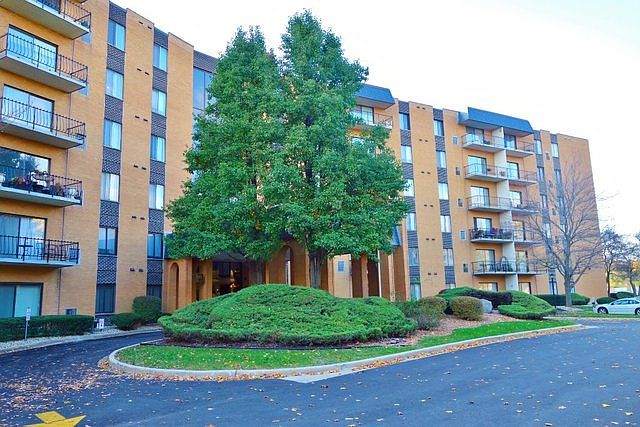 1st image of 700 N Bruce Ln APT 507