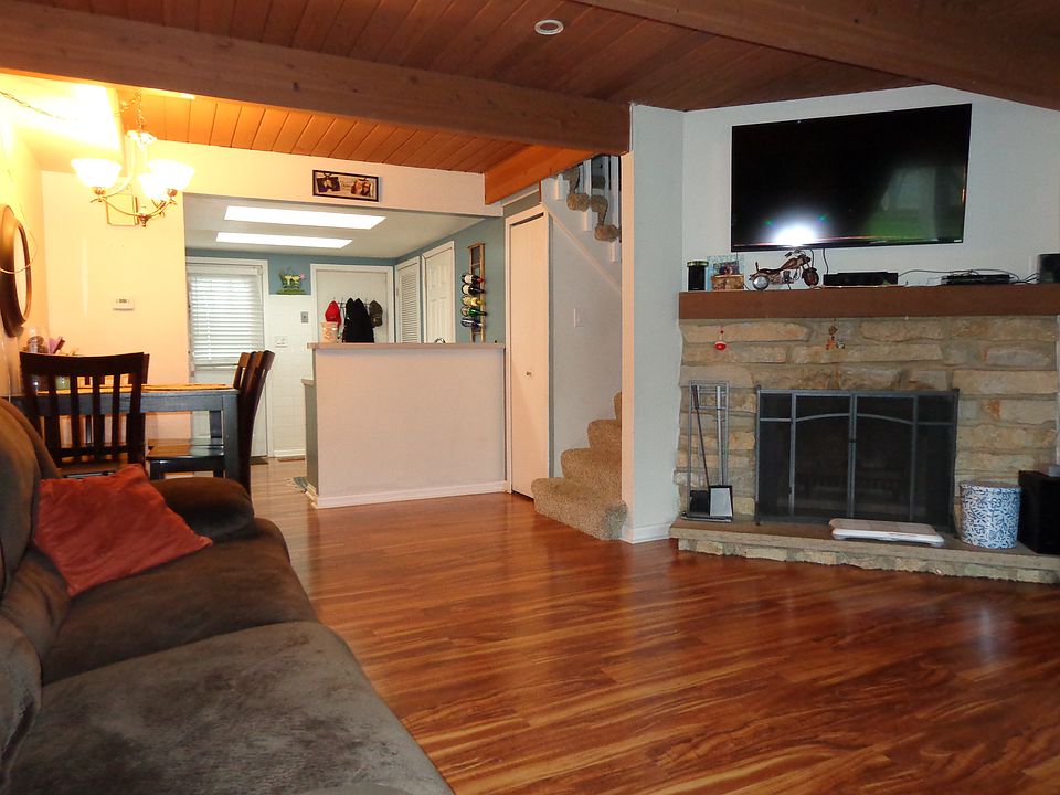 1st image of 351 Meadow Green Ln