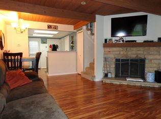 351 Meadow Green Ln, Round Lake Beach, IL 60073