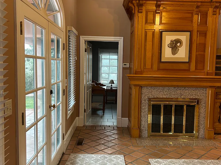 473 Valley View Dr — Photo 8