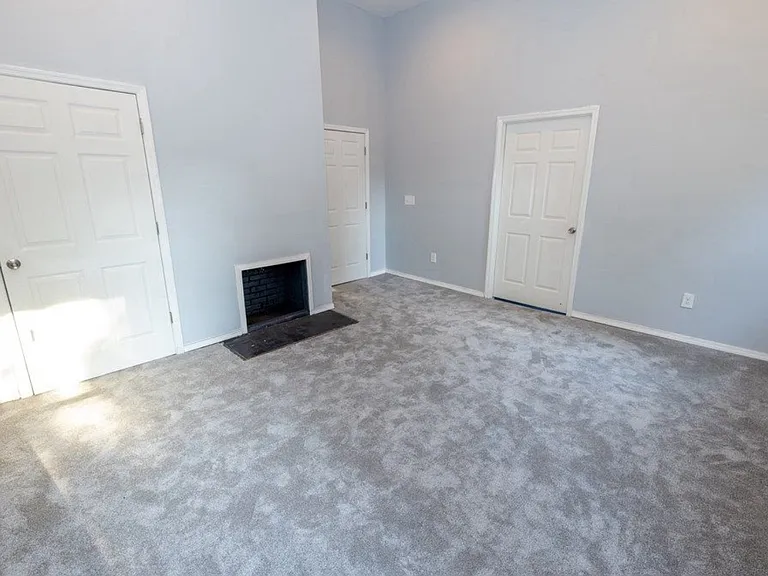 2113 Summerville Rd #1 — Photo 5