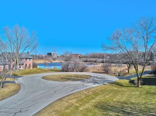 22165 N Old Farm Rd, Deer Park, IL 60010