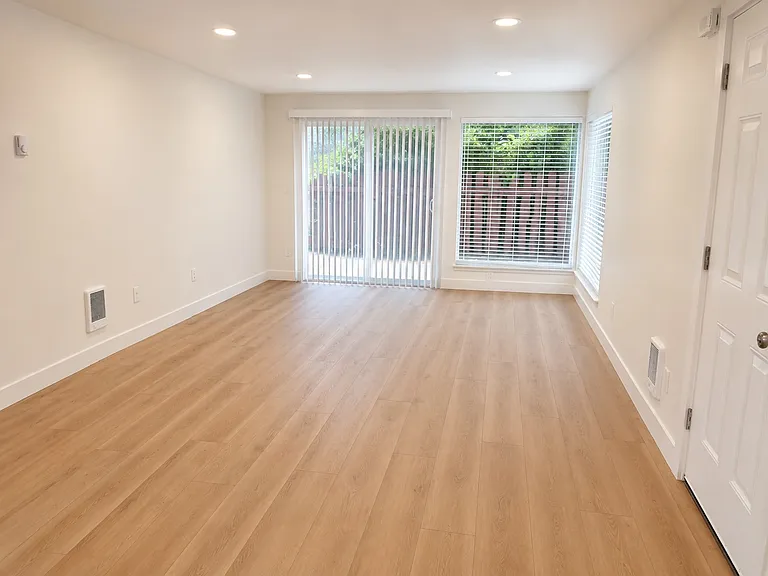 8711 S 114th St #6A — Photo 11
