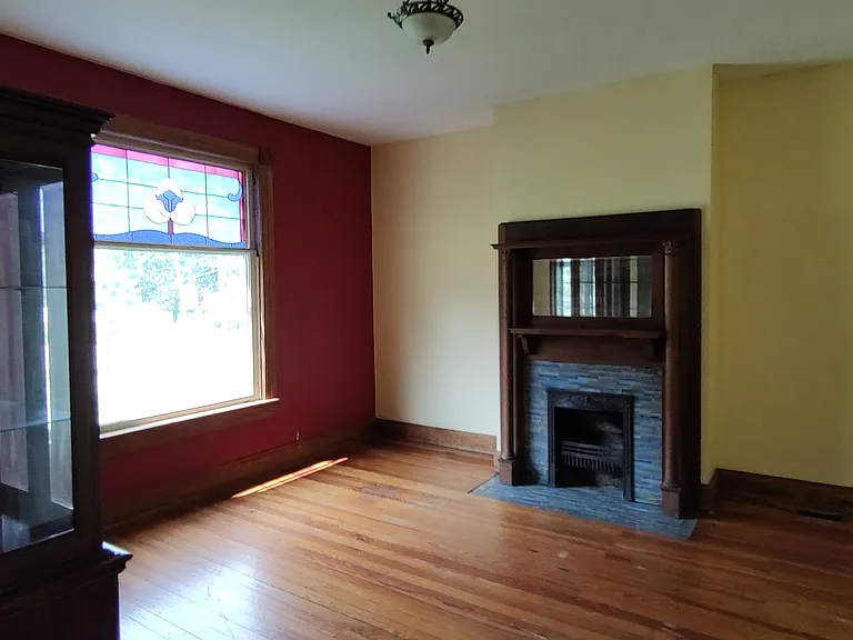 150 N Ashland Ave #1 — Photo 3